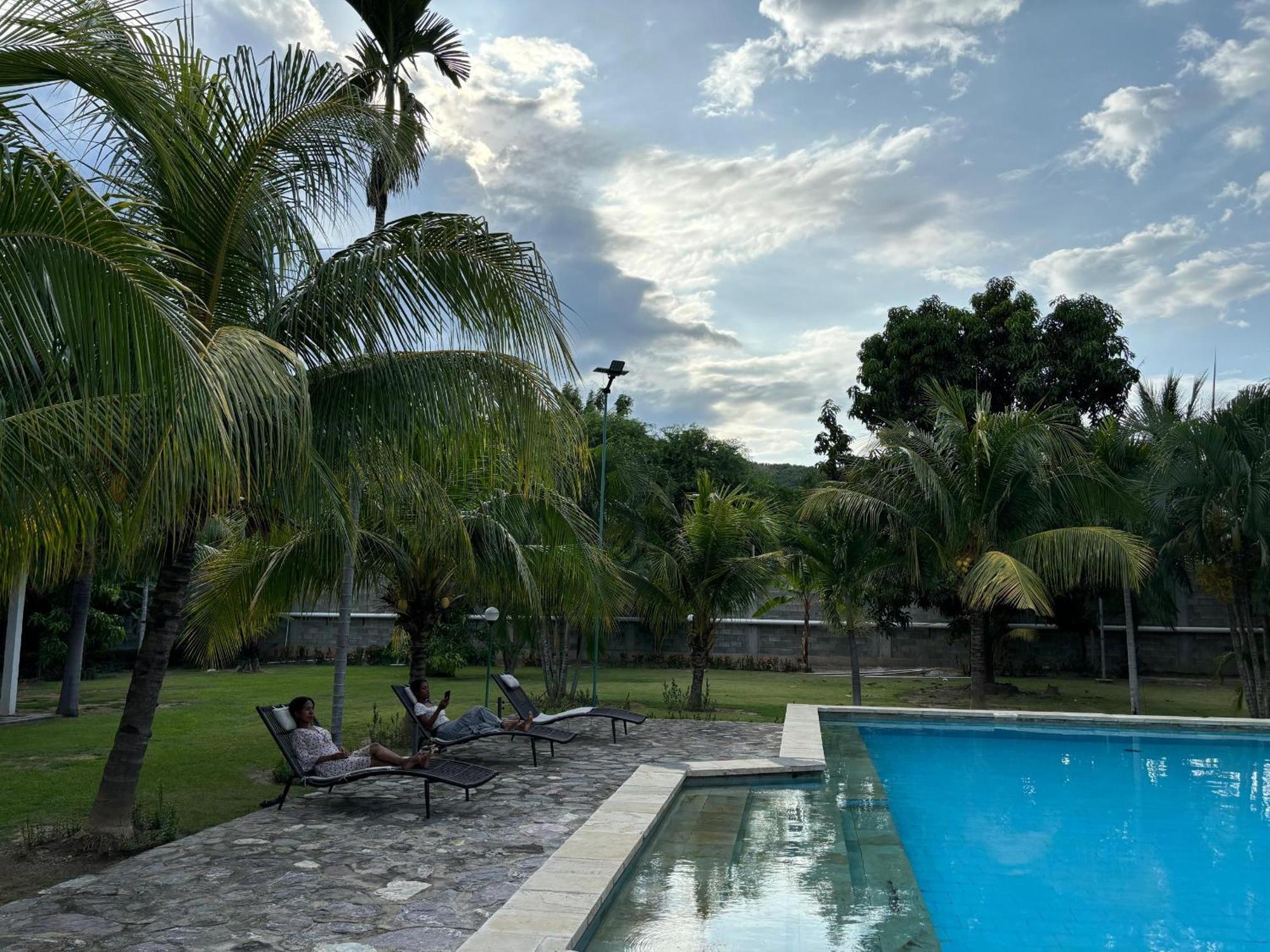 Palm Malinamoc Hotel Dili Eksteriør billede
